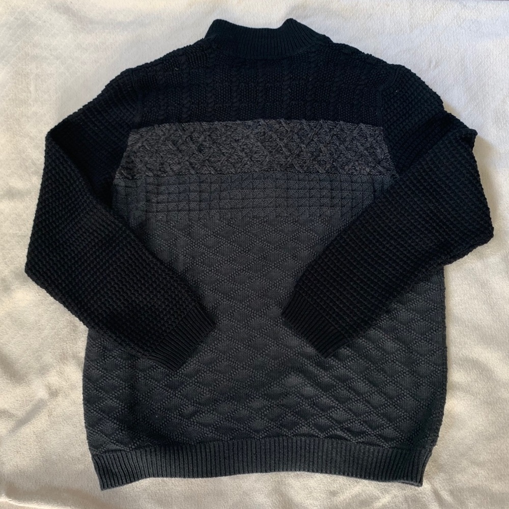 Calvin Klein Sweater - Picture 2 of 3